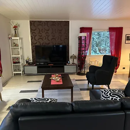 아파트 Big Family House For Groups And Families 로바니에미